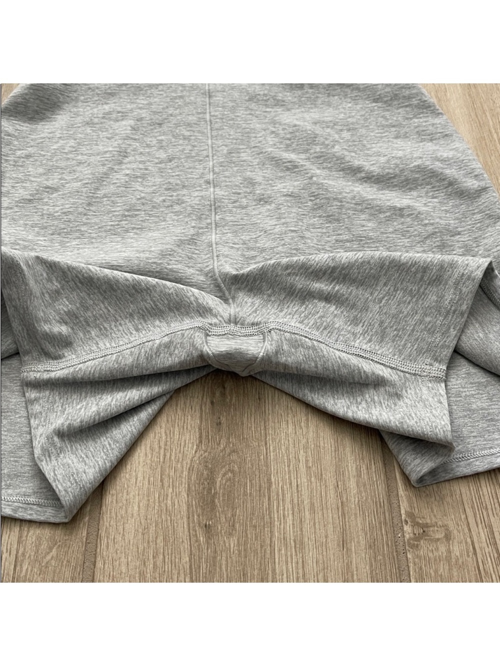 Alo Yoga Alosoft Suns Out Onesie Athletic Heather Grey 5” Sz XS 2-4 W8137R - Picture 10 of 10